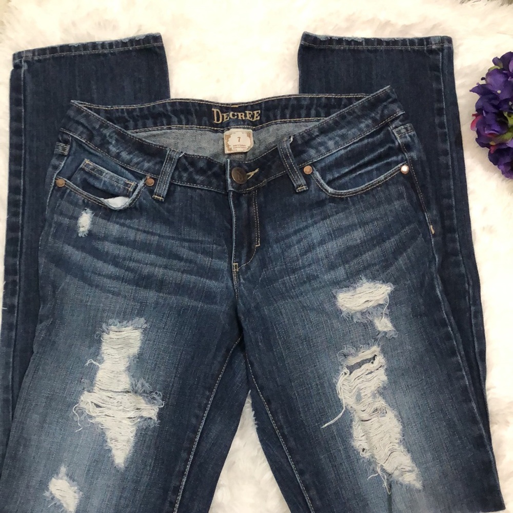 Decree ripped jeans
